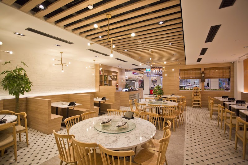 White Restaurant hero